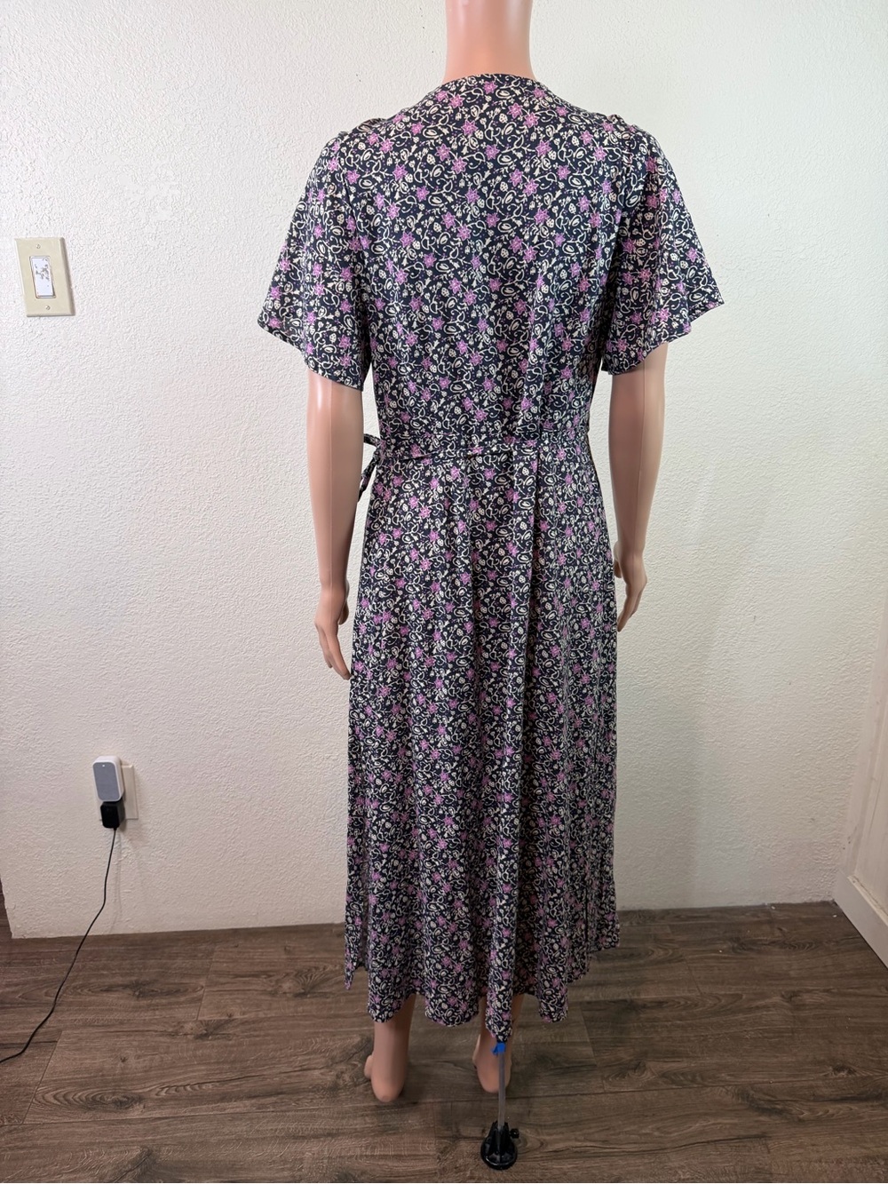 Marine Layer Emlyn Black Purple Floral Midi Wrap Dress Size Large Boho - Picture 9 of 16